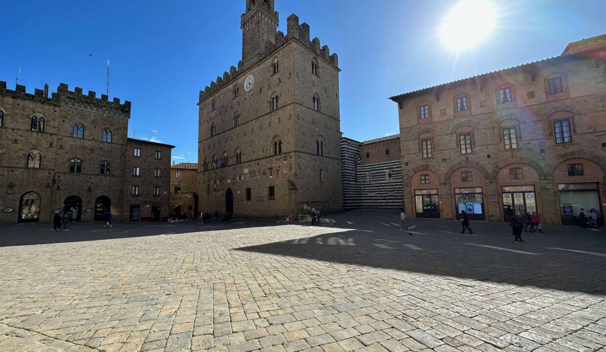 volterra-piazza-dei-priori