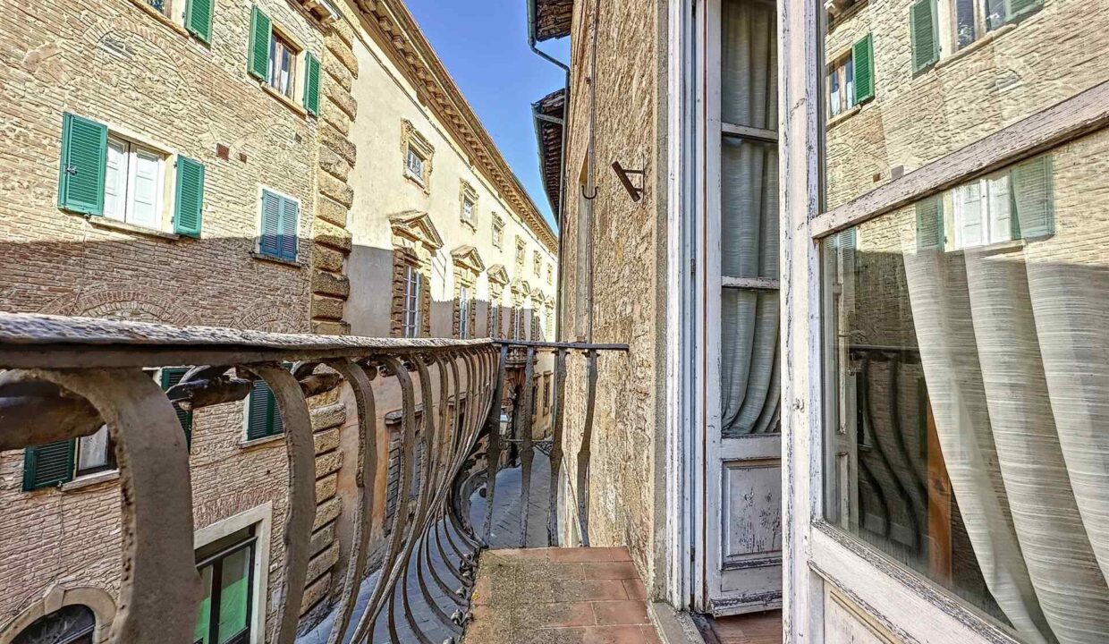 volterra-terrazzino-sul-borgo1