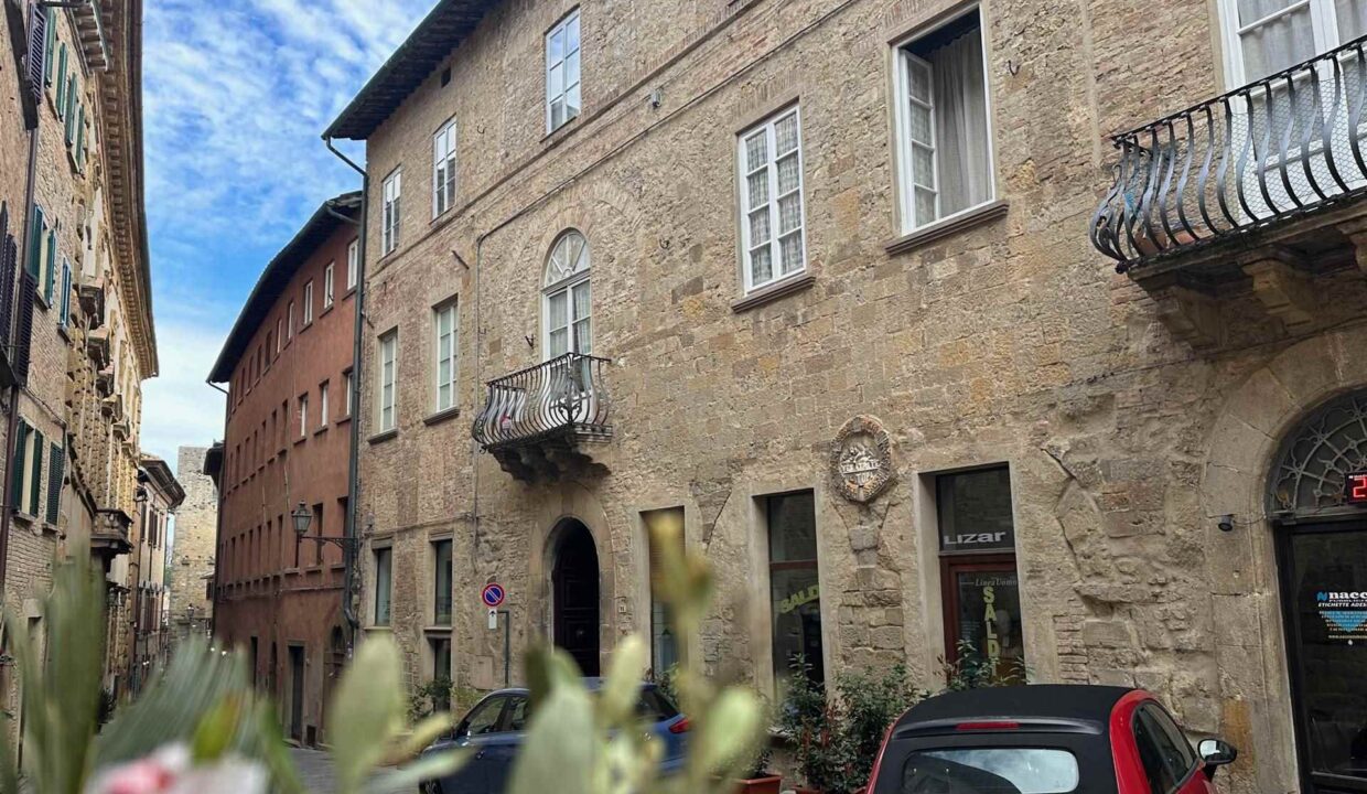 volterra-palazzo-storico